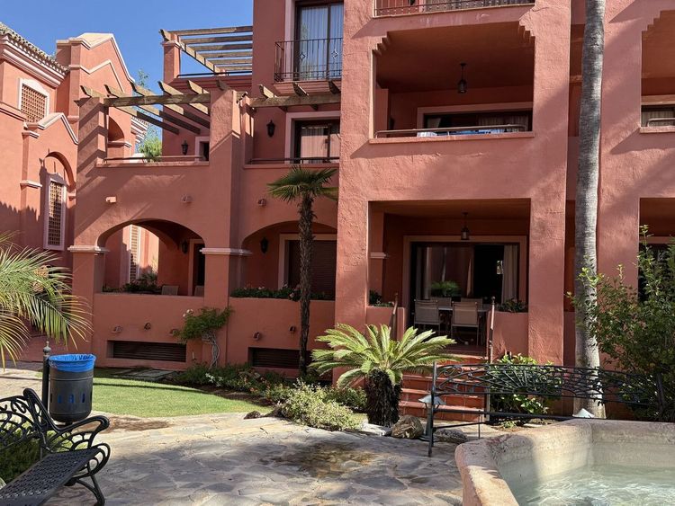 Apartment | Resale in Nueva Andalucía in Nueva Andalucía Others, Costa del Sol - Photo 4