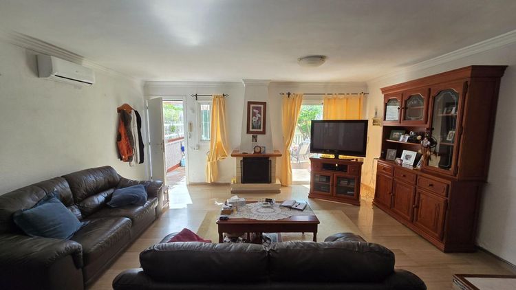 House | Resale in Arroyo de la Miel in Arroyo de la Miel, Costa del Sol - Photo 3