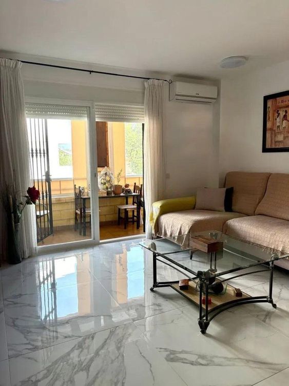 Apartment | Resale in Cancelada in Cancelada, Estepona East, Costa del Sol - Photo 3