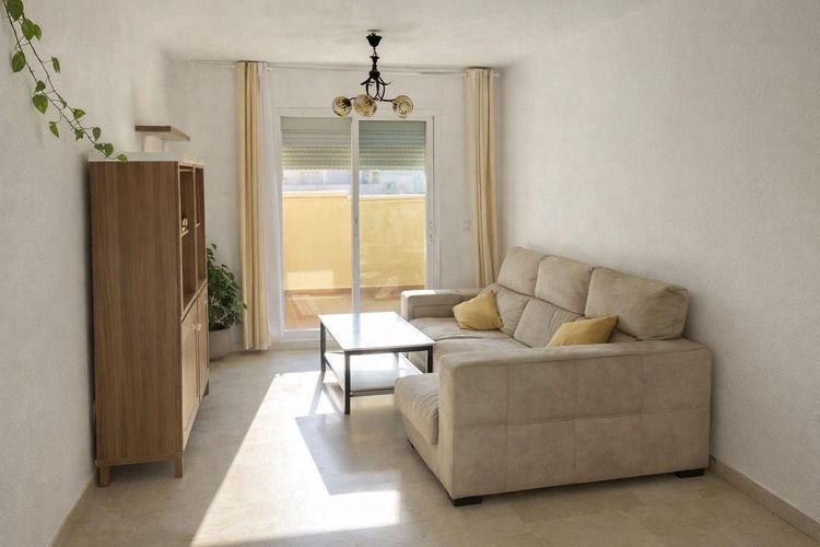 Apartment | Resale in Torrequebrada in Torrequebrada, Costa del Sol - Photo 3