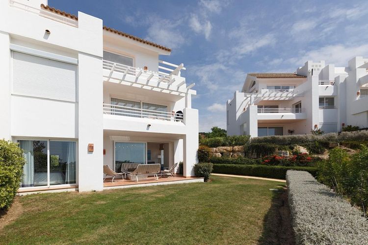 Apartment | Resale in Casares in Casares Others, Casares, Costa del Sol - Photo 4