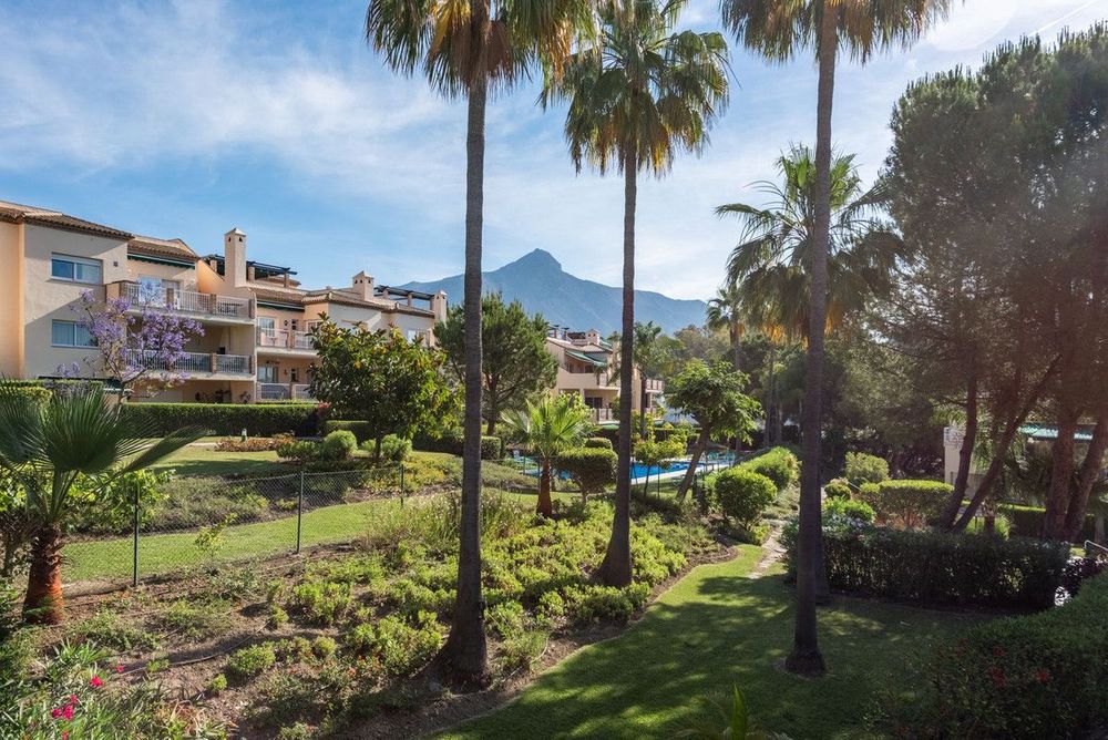 Penthouse | Resale in Nueva Andalucía in Nueva Andalucía Others, Costa del Sol - Main property photo