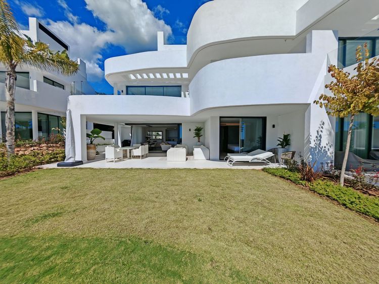 listing card gallery