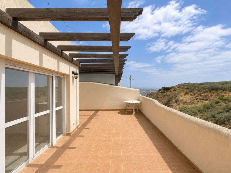 Penthouse | Resale in La Duquesa in La Duquesa, Costa del Sol - Photo 2
