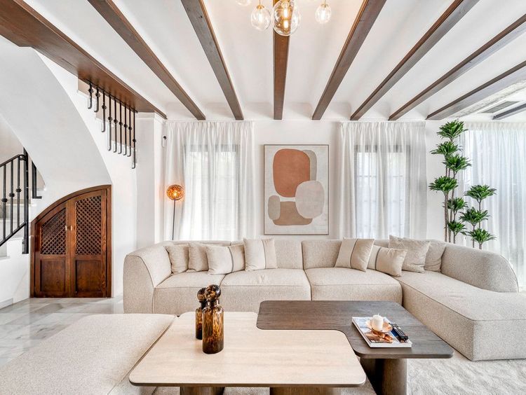 House | Resale in Marbella in Marbella Others, Costa del Sol - Photo 2