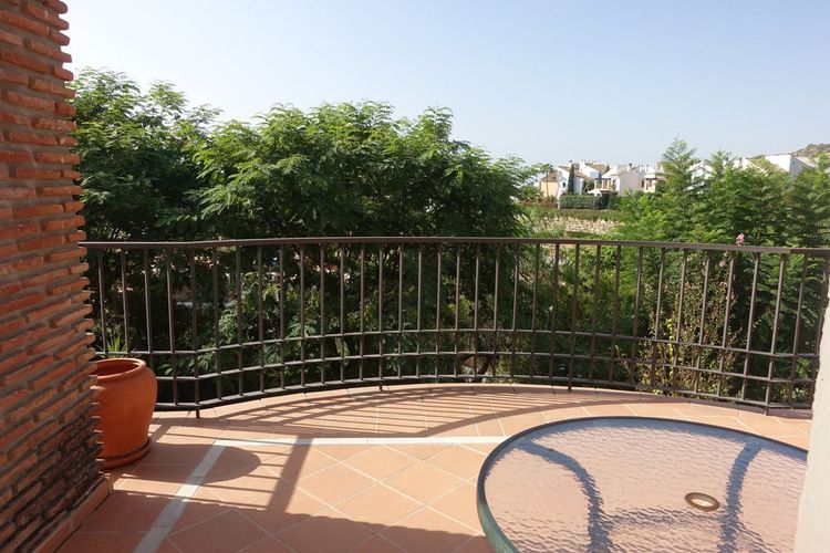 Apartment | Resale in Benahavís in Benahavís Others, Costa del Sol - Photo 3