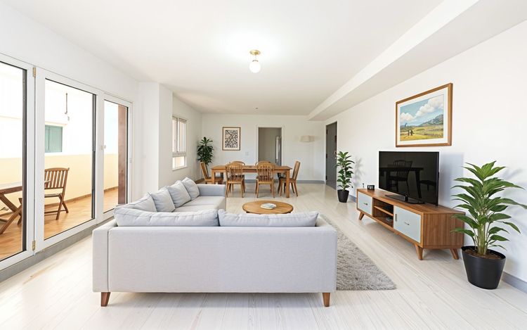 listing card gallery