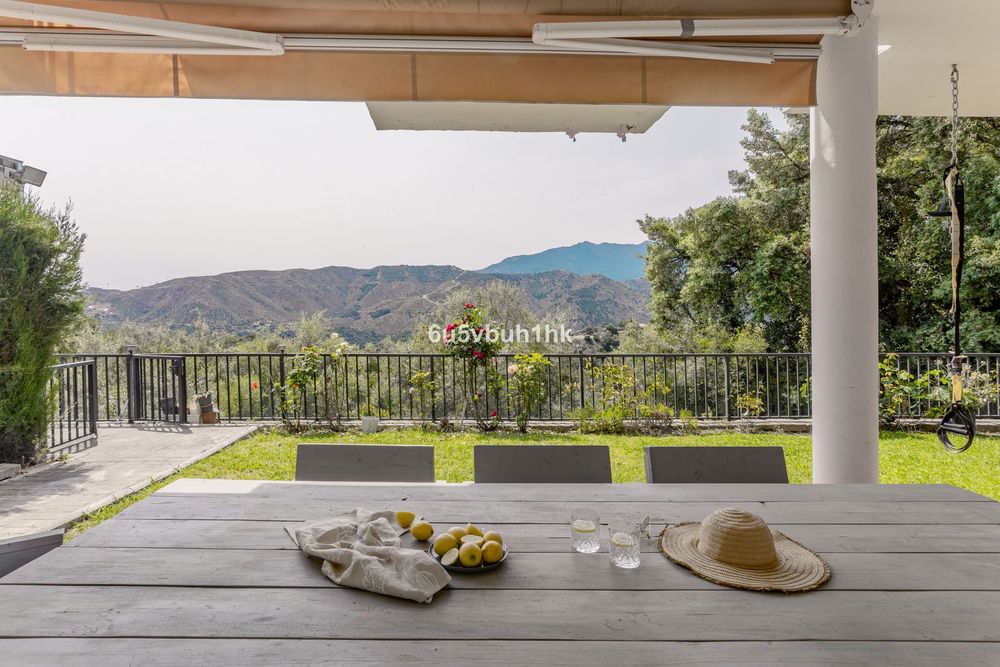 Apartment | Resale in Istán in Istán, Costa del Sol - Main property photo