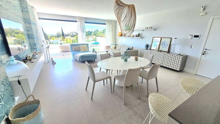 Apartment | Resale in Benahavís in Benahavís Others, Costa del Sol - Photo 4