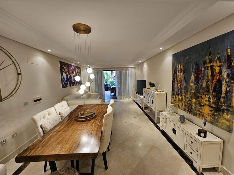 Apartment | Resale in Estepona in Estepona, Costa del Sol - Photo 4