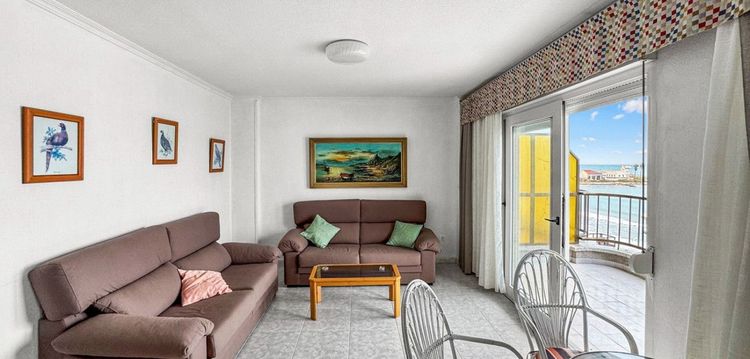 Apartment | Resale in Playa de los Locos in Playa de los Locos, Costa Blanca - Photo 2