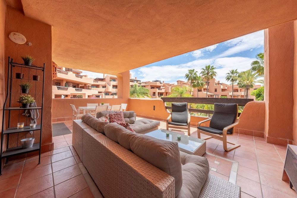 Apartment | Resale in Estepona in Estepona, Costa del Sol - Main property photo