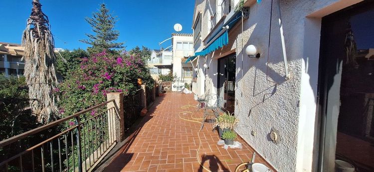 House | Resale in Torreblanca in Torreblanca, Costa del Sol - Photo 3