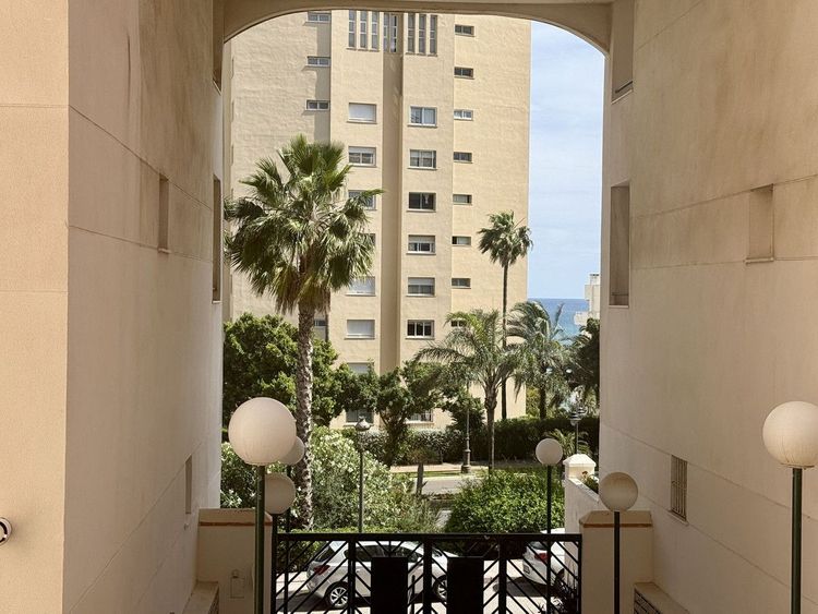 Apartment | Resale in Estepona in Estepona, Costa del Sol - Photo 4