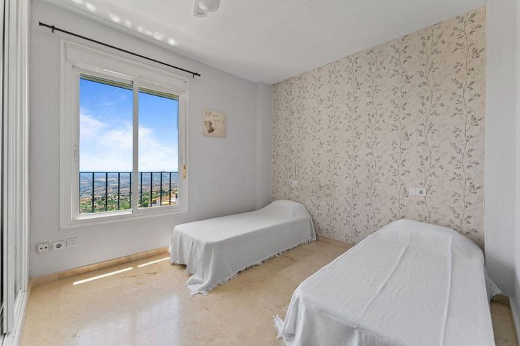 Apartment | Resale in Mijas in Mijas Others, Costa del Sol - Photo 3