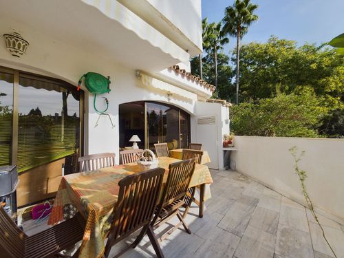 Departamento to Renovate | Reventa en Elviria — Elviria, Costa del Sol