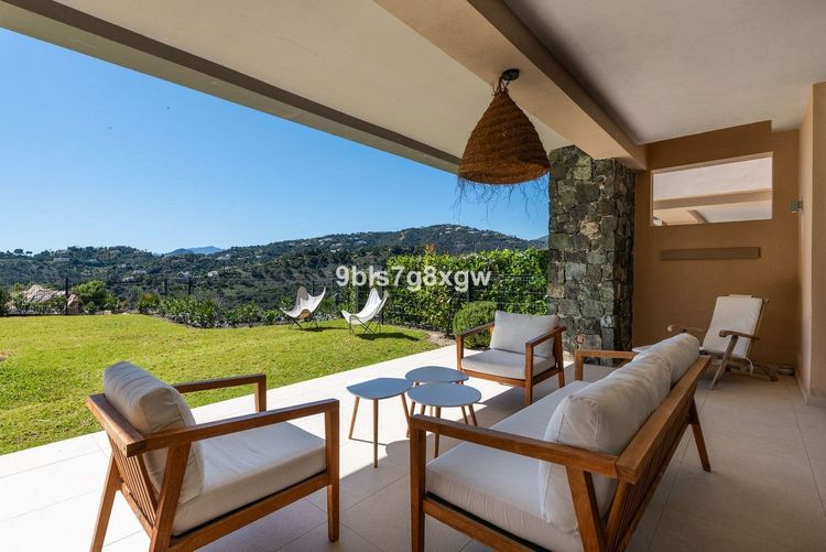 Apartment | Resale in La Quinta - Development photo 1