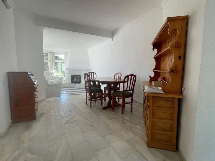 Apartment | Resale in Calahonda in Calahonda, Costa del Sol - Photo 5