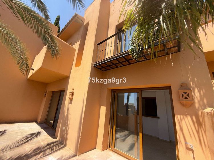 House | Resale in Mijas Costa in Mijas Costa, Costa del Sol - Photo 2