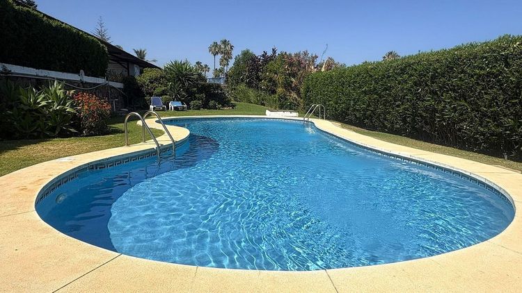 Apartment | Resale in Estepona in Estepona, Costa del Sol - Photo 2
