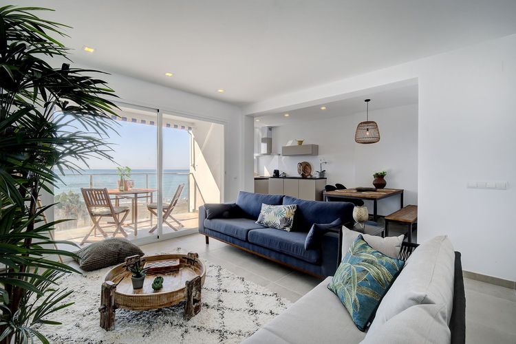 Apartment | Resale in Estepona in Estepona, Costa del Sol - Photo 4