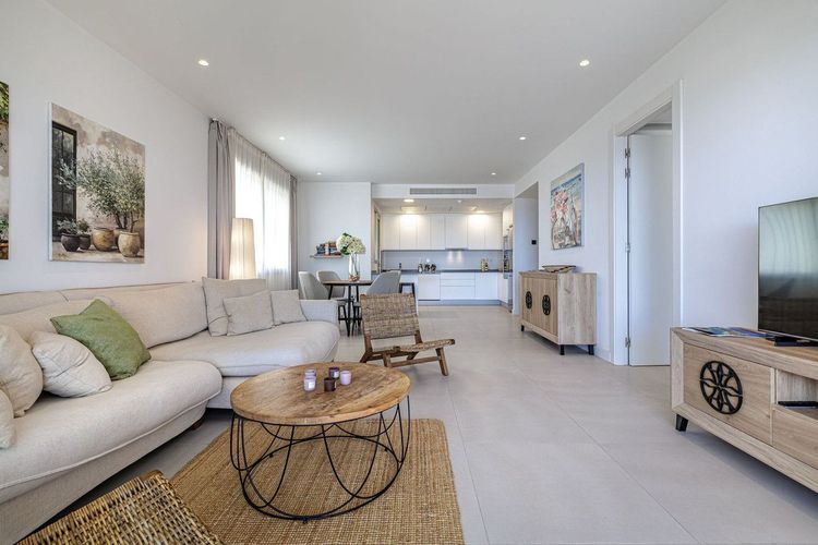 Apartment | Resale in Estepona in Estepona, Costa del Sol - Photo 4