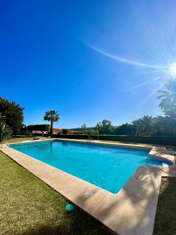 Apartment | Resale in Los Pacos in Los Pacos, Costa del Sol - Photo 3