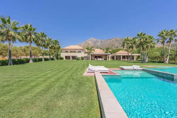 House | Resale in Sierra Blanca - Development photo 1