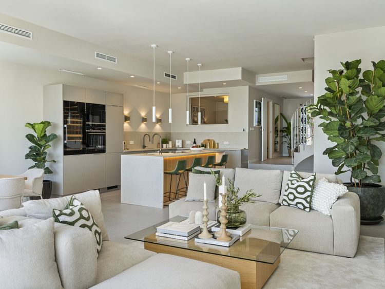 House | Resale in La Quinta - Development photo 1