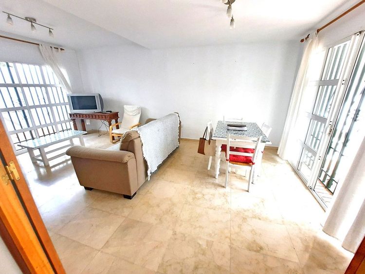 House | Resale in Las Lagunas in Las Lagunas, Costa del Sol - Photo 5