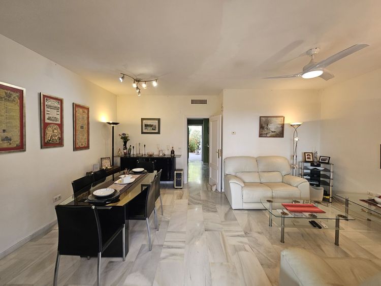 Apartment | Resale in Miraflores in Miraflores, Costa del Sol - Photo 2