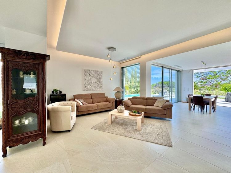 House | Resale in Las Colinas Golf in Las Colinas Golf, Costa Blanca - Photo 2