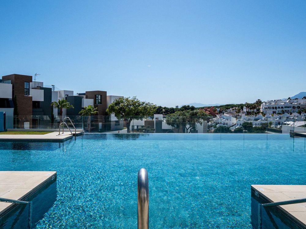 Apartment | Resale in Cabopino in Cabopino, Costa del Sol - Main property photo
