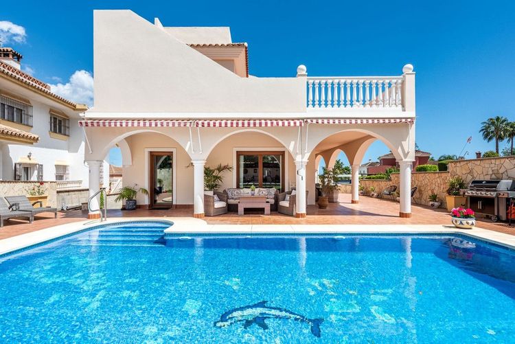 House | Resale in Sierrezuela in Sierrezuela, Costa del Sol - Photo 4