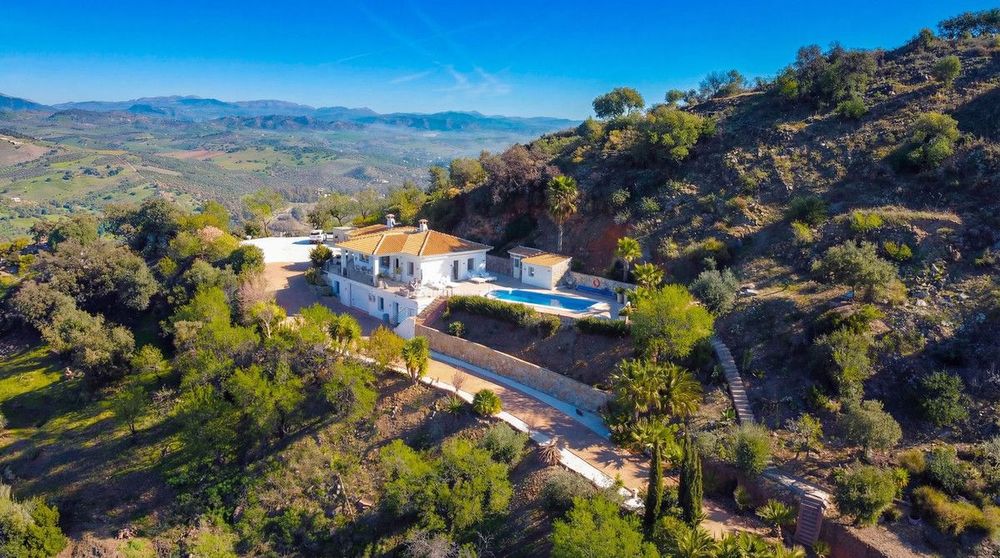 House | Resale in Guaro in Guaro, Costa del Sol - Main property photo