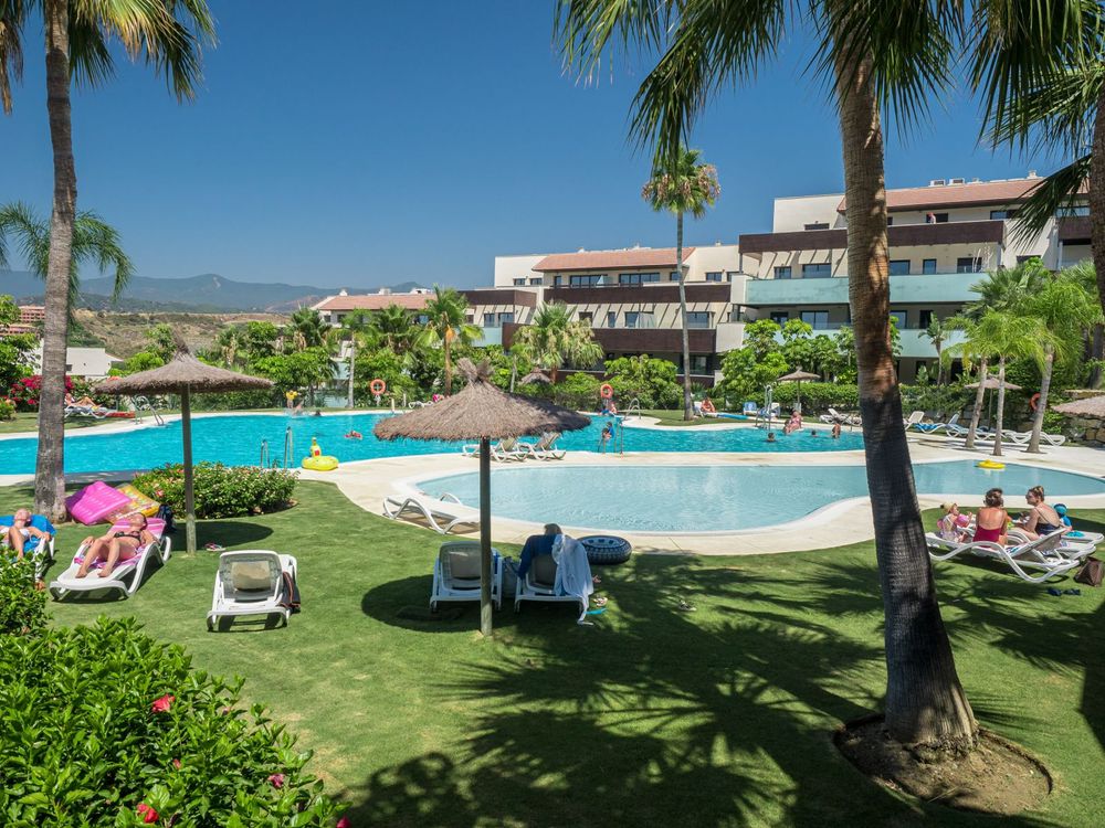 Apartment | Resale in Los Flamingos in Los Flamingos, Costa del Sol - Main property photo