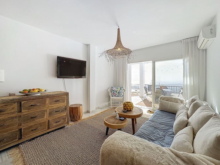 Apartment | Resale in Mijas in Mijas, Costa del Sol - Photo 2