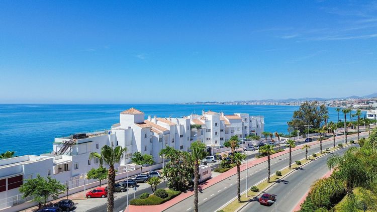 Apartment | Resale in Torrequebrada - Development photo 1
