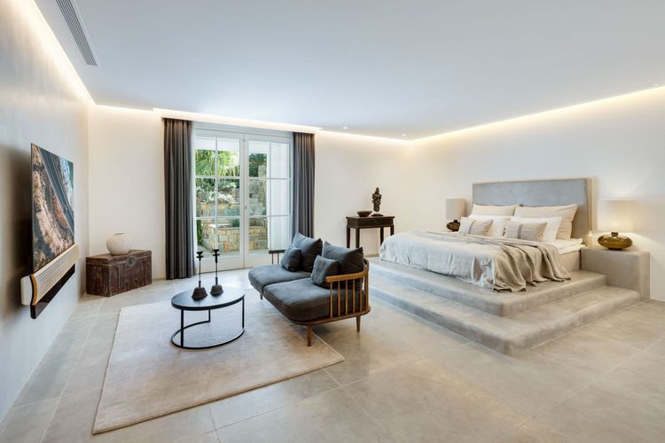 House | Resale in Benahavís in Benahavís Others, Costa del Sol - Photo 5