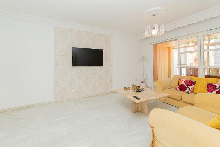 Apartment | Resale in Fuengirola in Fuengirola Others, Costa del Sol - Photo 5