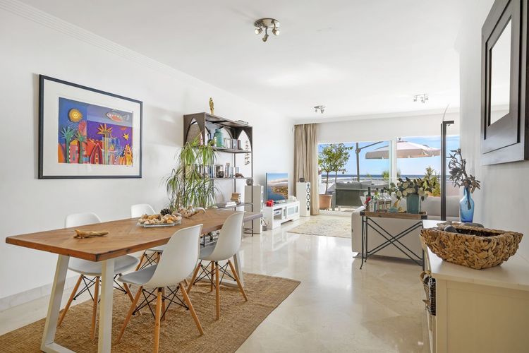 Apartment | Resale in Estepona in Estepona, Costa del Sol - Photo 4