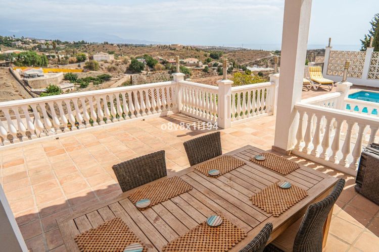 House | Resale in Benajarafe in Benajarafe, Costa del Sol - Photo 4