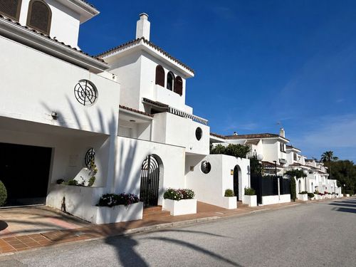Townhouse in New Golden Mile — New Golden Mile, Costa del Sol