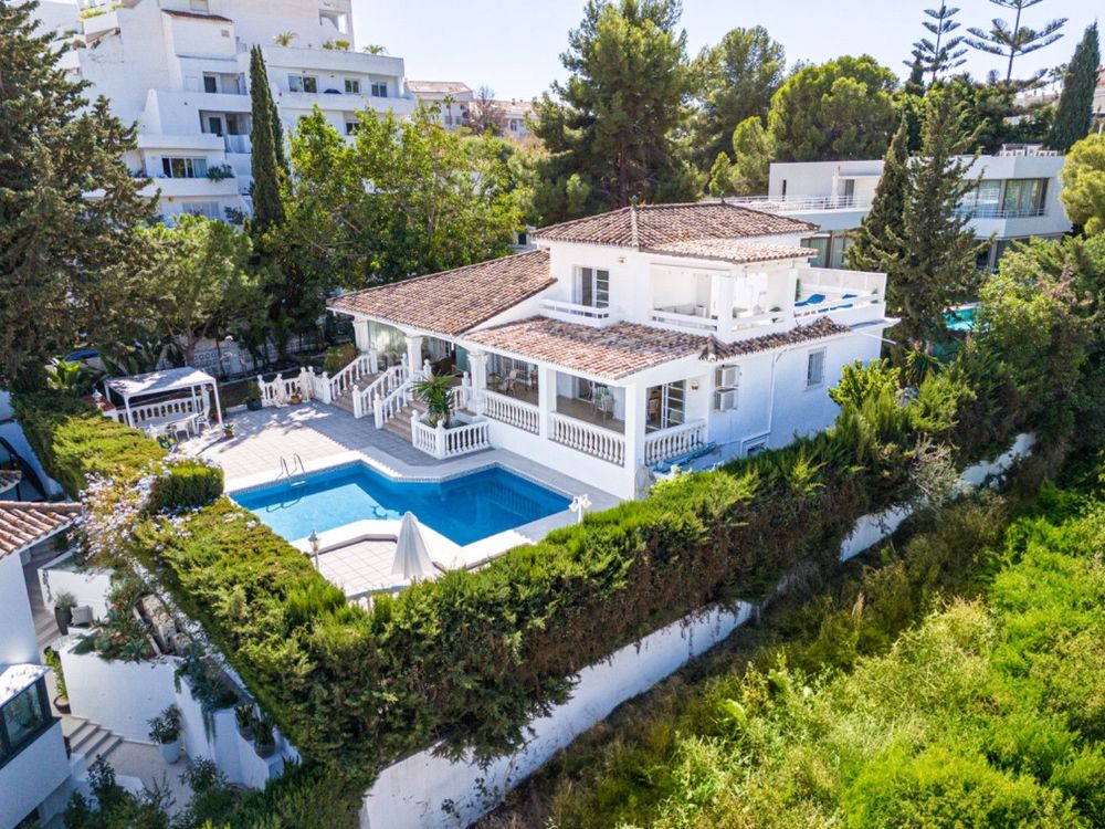 House | Resale in Nueva Andalucía in Nueva Andalucía Others, Costa del Sol - Main property photo