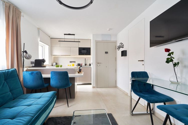 Apartment | Resale in Marbella in Marbella Others, Costa del Sol - Photo 2