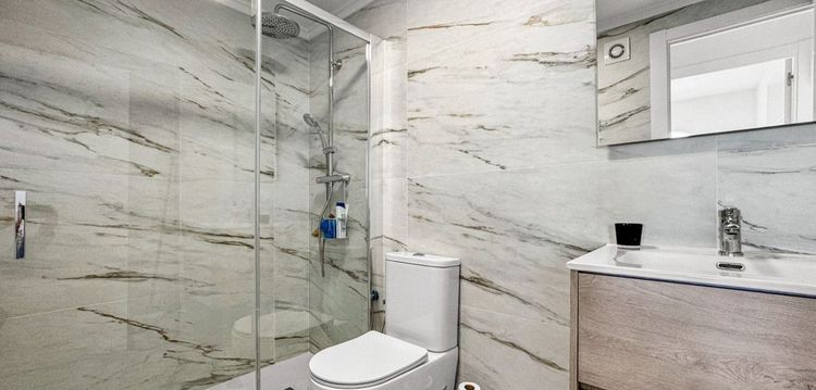 Apartment | Resale in Punta Prima in Punta Prima, Costa Blanca - Photo 4
