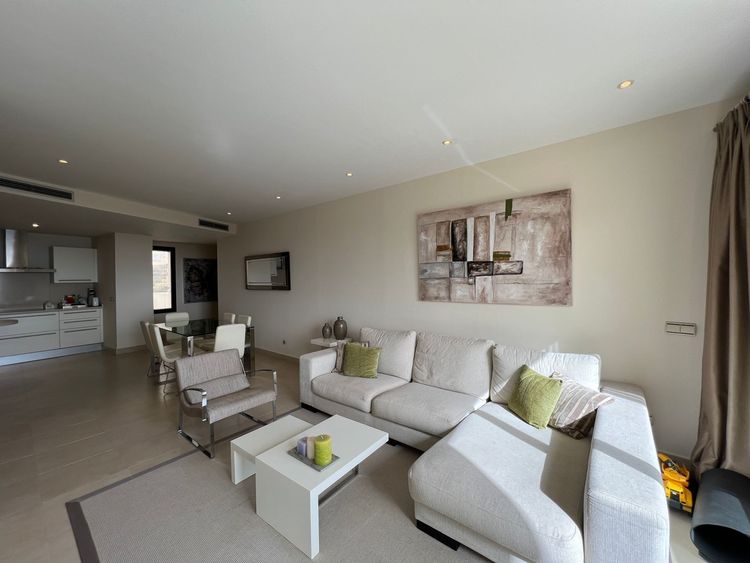 Apartment | Resale in Altos de los Monteros in Altos de los Monteros, Costa del Sol - Photo 3