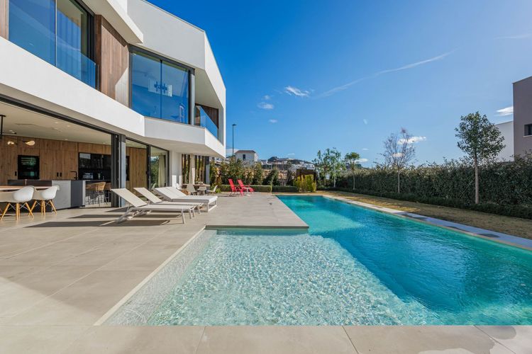 House | Resale in Málaga Este in Málaga Este, Costa del Sol - Photo 3