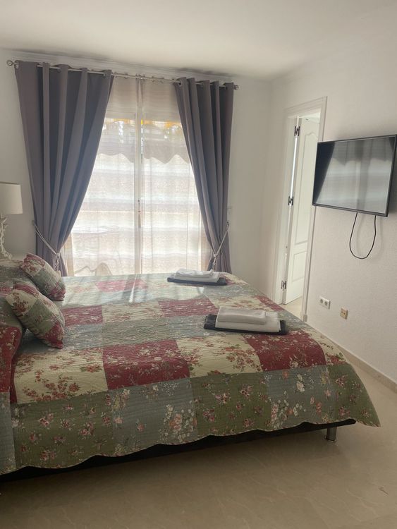 House | Resale in Estepona in Estepona, Costa del Sol - Photo 5