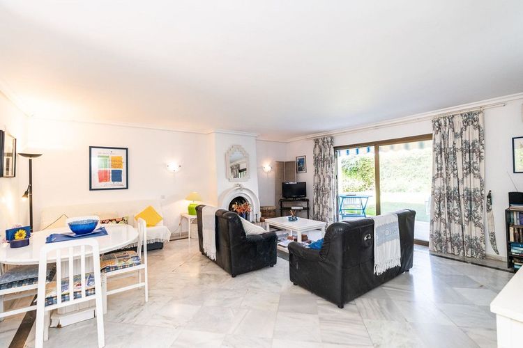 Apartment | Resale in Atalaya in Atalaya, Costa del Sol - Photo 2
